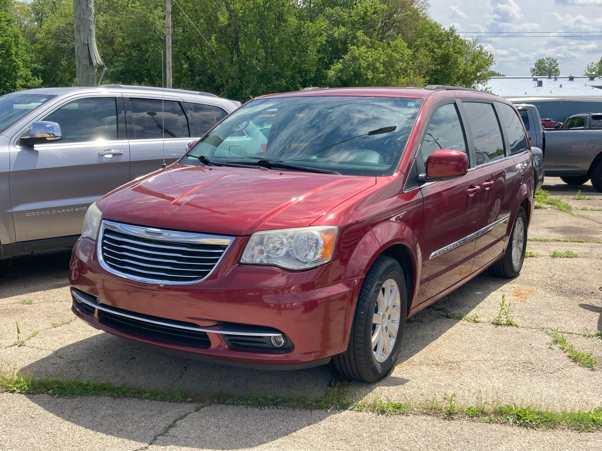 photo of 2014 Chrysler Town  and  Country Touring