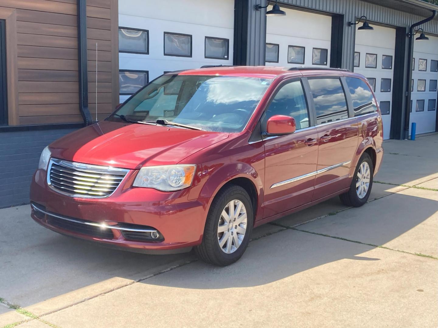 2014 Inferno Red Met Chrysler Town and Country Touring (2C4RC1BG9ER) with an 3.6L V6 DOHC 24V engine, 6-Speed Automatic transmission, located at 1800 South Ihm Blvd, Freeport, IL, 61032, (815) 232-5543, 42.278645, -89.607994 - Photo#0