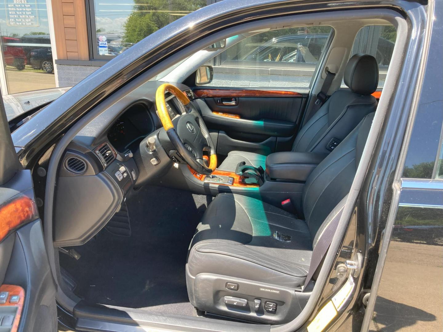 2004 Black Onyx Lexus LS 430 Sedan (JTHBN36F440) with an 4.3L V8 DOHC 32V engine, 6-Speed Automatic Overdrive transmission, located at 1800 South Ihm Blvd, Freeport, IL, 61032, (815) 232-5543, 42.278645, -89.607994 - Photo#5