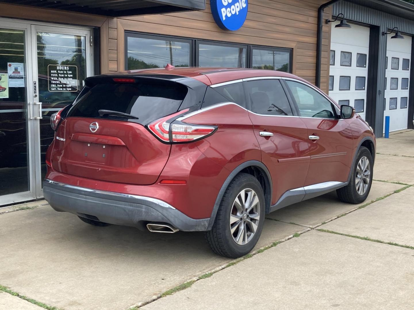 2015 Medium Red Met. Nissan Murano Platinum FWD (5N1AZ2MG8FN) with an 3.5L V6 DOHC 24V engine, Continuously Variable Transmission transmission, located at 1800 South Ihm Blvd, Freeport, IL, 61032, (815) 232-5543, 42.278645, -89.607994 - Murano S 4D SUV FWD - Photo#1