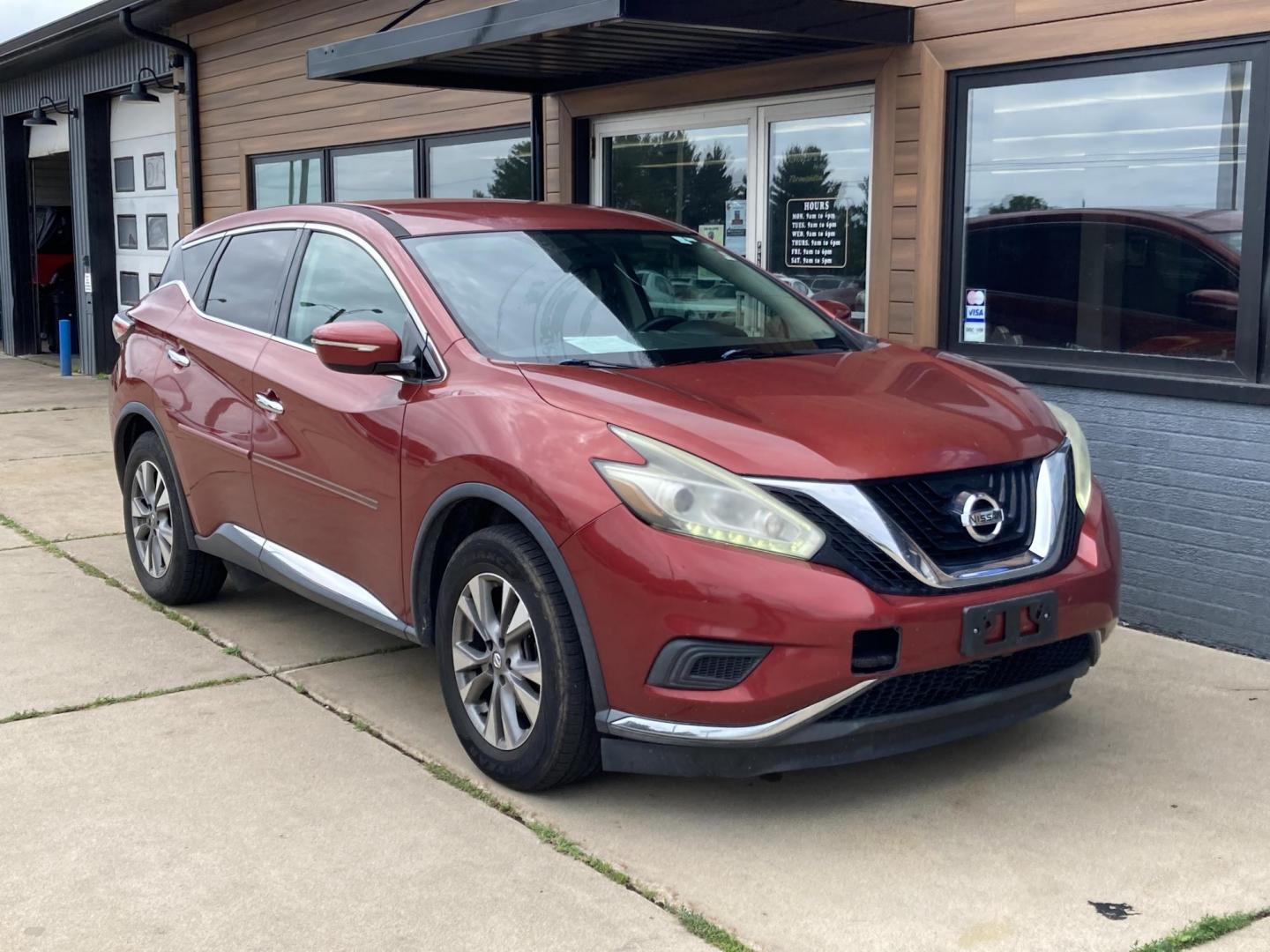 2015 Medium Red Met. Nissan Murano Platinum FWD (5N1AZ2MG8FN) with an 3.5L V6 DOHC 24V engine, Continuously Variable Transmission transmission, located at 1800 South Ihm Blvd, Freeport, IL, 61032, (815) 232-5543, 42.278645, -89.607994 - Murano S 4D SUV FWD - Photo#0