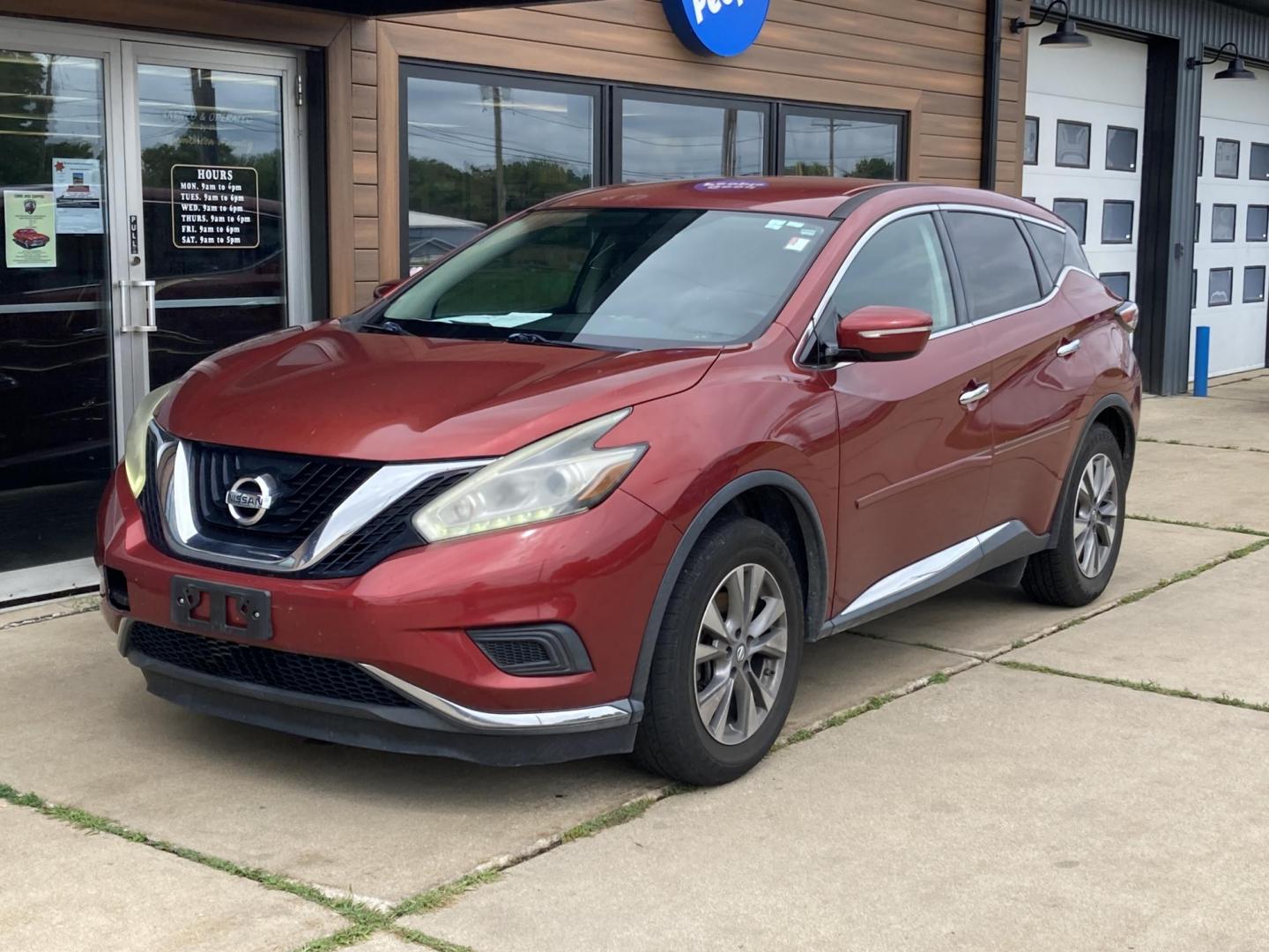 2015 Medium Red Met. Nissan Murano Platinum FWD (5N1AZ2MG8FN) with an 3.5L V6 DOHC 24V engine, Continuously Variable Transmission transmission, located at 1800 South Ihm Blvd, Freeport, IL, 61032, (815) 232-5543, 42.278645, -89.607994 - Murano S 4D SUV FWD - Photo#3