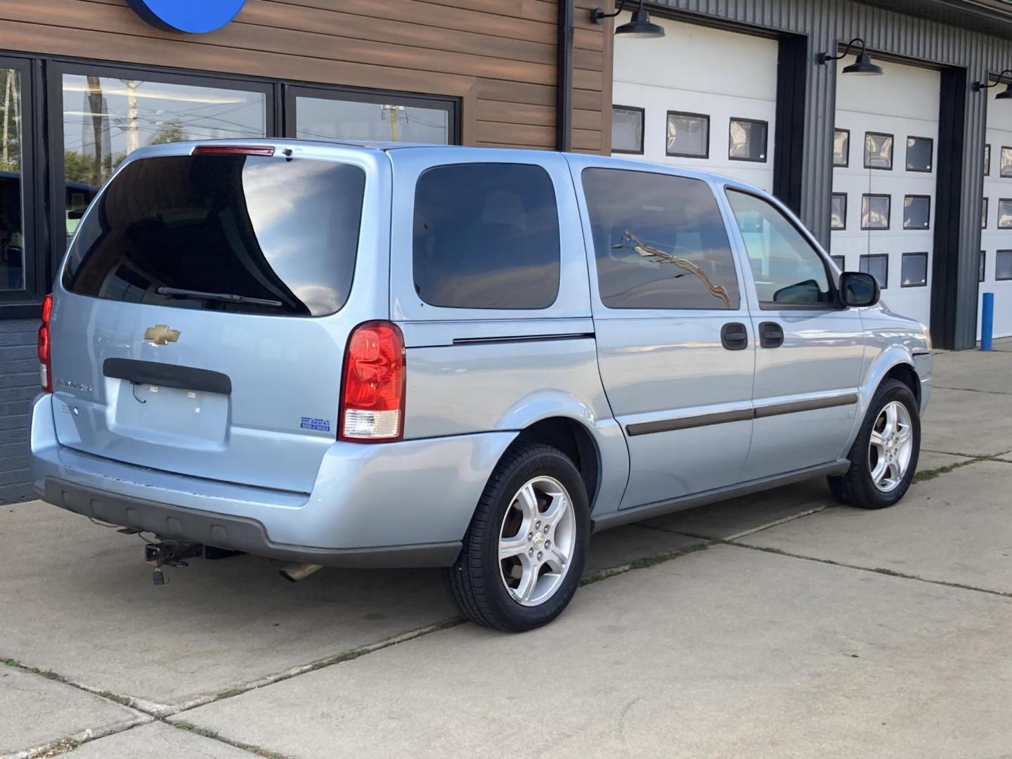 2007 Polar Blue Met Chevrolet Uplander LS Ext. 1LS (1GNDV23127D) with an 3.9L V6 DOHC 24V engine, 4-Speed Automatic Overdrive transmission, located at 1800 South Ihm Blvd, Freeport, IL, 61032, (815) 232-5543, 42.278645, -89.607994 - Photo#1