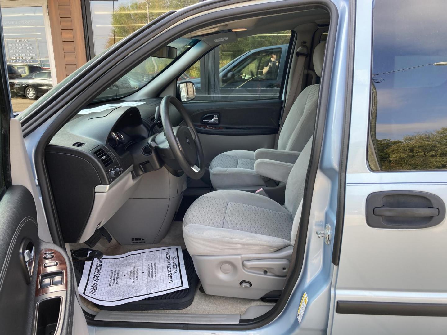 2007 Polar Blue Met Chevrolet Uplander LS Ext. 1LS (1GNDV23127D) with an 3.9L V6 DOHC 24V engine, 4-Speed Automatic Overdrive transmission, located at 1800 South Ihm Blvd, Freeport, IL, 61032, (815) 232-5543, 42.278645, -89.607994 - Photo#4