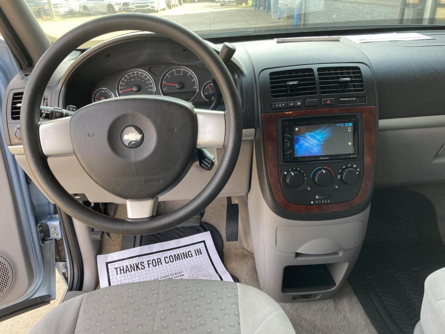 2007 Polar Blue Met Chevrolet Uplander LS Ext. 1LS (1GNDV23127D) with an 3.9L V6 DOHC 24V engine, 4-Speed Automatic Overdrive transmission, located at 1800 South Ihm Blvd, Freeport, IL, 61032, (815) 232-5543, 42.278645, -89.607994 - Photo#5