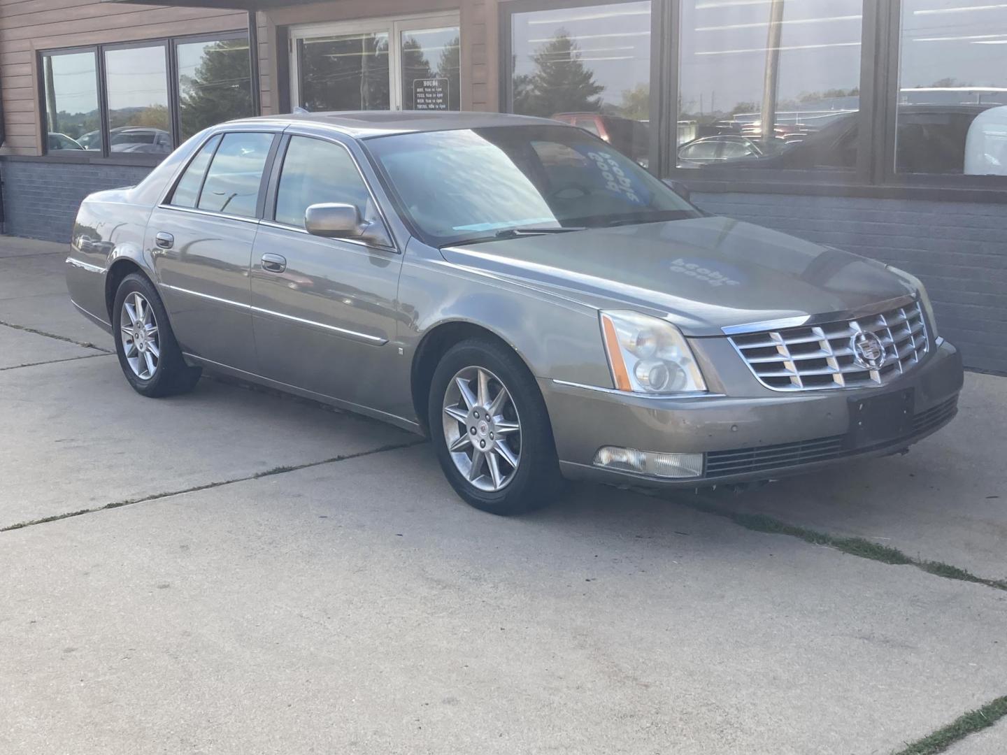 2010 Tuscan Bronze Met Cadillac DTS Luxury (1G6KD5EY0AU) with an 4.6L V8 DOHC 32V engine, 4-Speed Automatic transmission, located at 1800 South Ihm Blvd, Freeport, IL, 61032, (815) 232-5543, 42.278645, -89.607994 - Photo#0