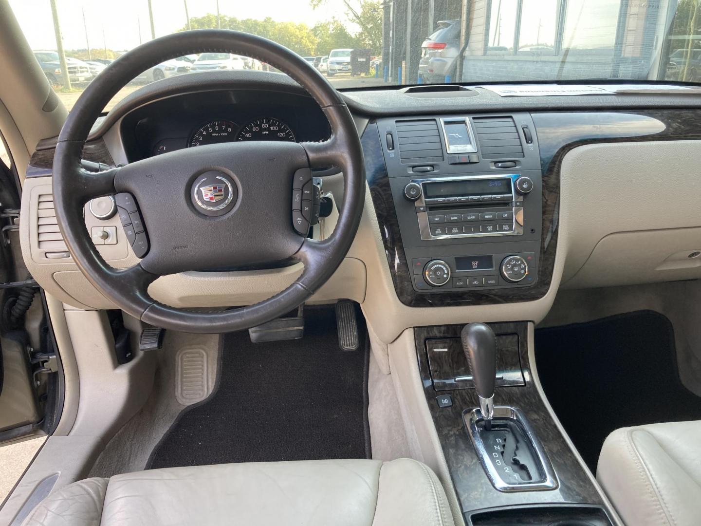 2010 Tuscan Bronze Met Cadillac DTS Luxury (1G6KD5EY0AU) with an 4.6L V8 DOHC 32V engine, 4-Speed Automatic transmission, located at 1800 South Ihm Blvd, Freeport, IL, 61032, (815) 232-5543, 42.278645, -89.607994 - Photo#3