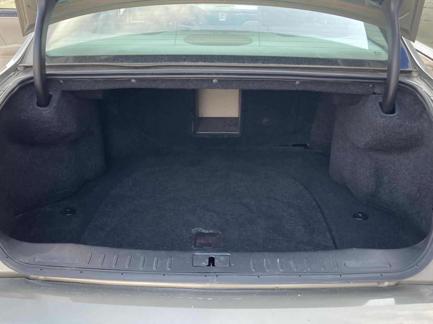 2010 Tuscan Bronze Met Cadillac DTS Luxury (1G6KD5EY0AU) with an 4.6L V8 DOHC 32V engine, 4-Speed Automatic transmission, located at 1800 South Ihm Blvd, Freeport, IL, 61032, (815) 232-5543, 42.278645, -89.607994 - Photo#6