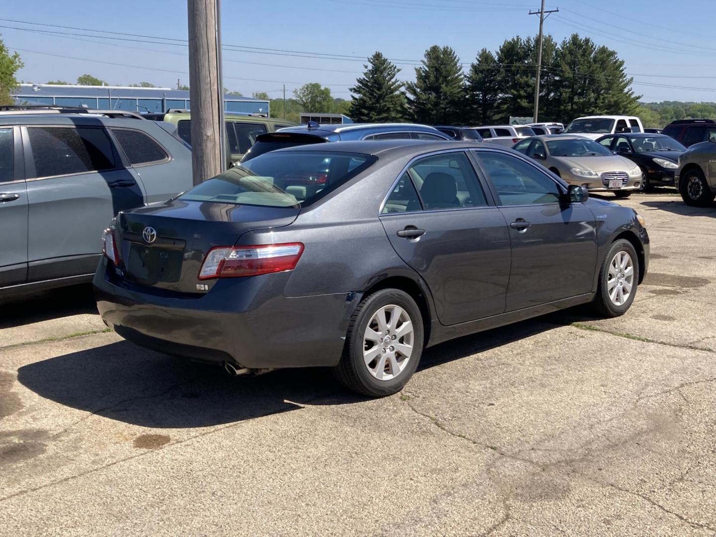 2007 Magnetic Gray Met Toyota Camry Hybrid Sedan (4T1BB46K87U) with an 2.4L L4 DOHC 16V HYBRID engine, CVT transmission, located at 1800 South Ihm Blvd, Freeport, IL, 61032, (815) 232-5543, 42.278645, -89.607994 - Camry Hybrid 4D Sedan - Photo#3