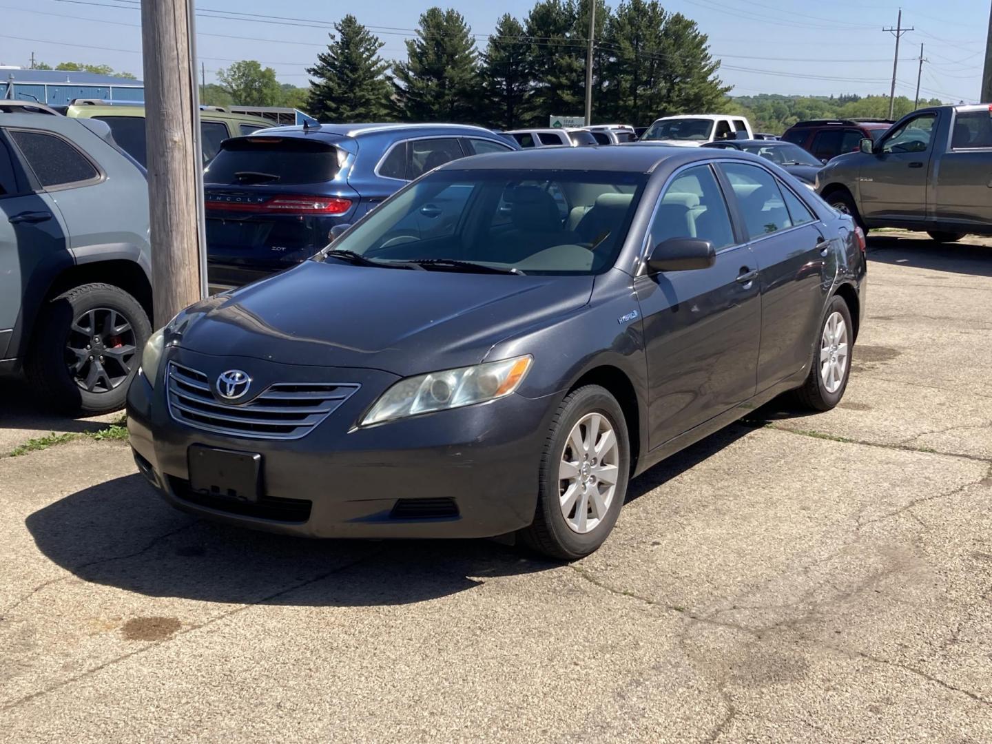 2007 Magnetic Gray Met Toyota Camry Hybrid Sedan (4T1BB46K87U) with an 2.4L L4 DOHC 16V HYBRID engine, CVT transmission, located at 1800 South Ihm Blvd, Freeport, IL, 61032, (815) 232-5543, 42.278645, -89.607994 - Camry Hybrid 4D Sedan - Photo#5
