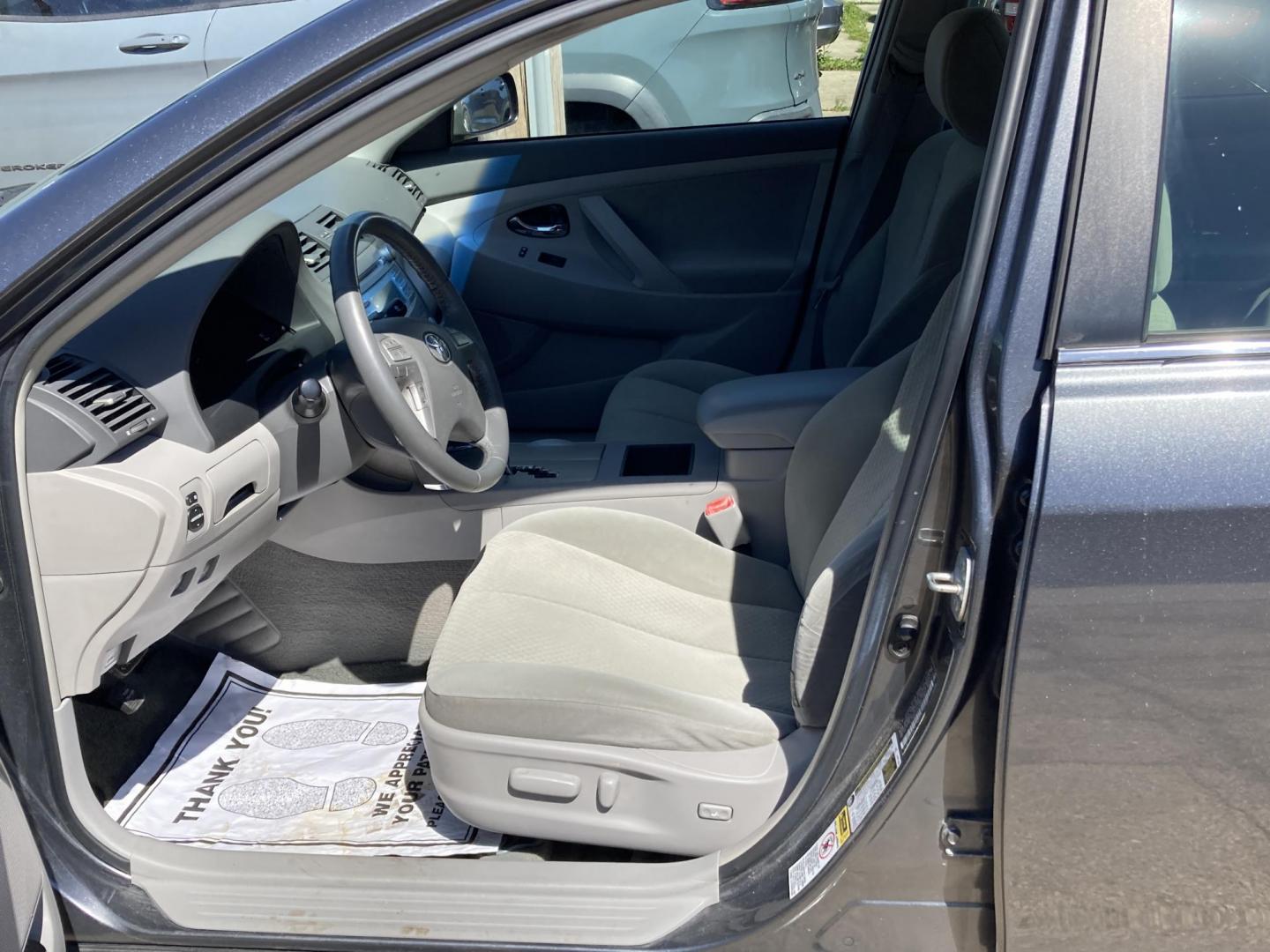 2007 Magnetic Gray Met Toyota Camry Hybrid Sedan (4T1BB46K87U) with an 2.4L L4 DOHC 16V HYBRID engine, CVT transmission, located at 1800 South Ihm Blvd, Freeport, IL, 61032, (815) 232-5543, 42.278645, -89.607994 - Camry Hybrid 4D Sedan - Photo#6