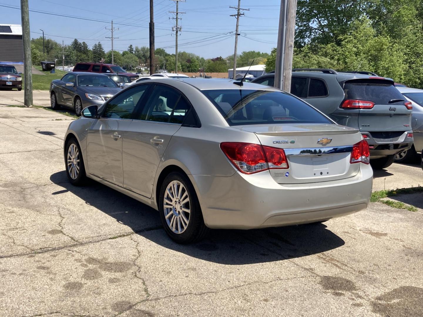 2013 Harvest Gold Met Chevrolet Cruze ECO Auto (1G1PH5SB4D7) with an 1.4L L4 DOHC 16V TURBO engine, 6-Speed Automatic transmission, located at 1800 South Ihm Blvd, Freeport, IL, 61032, (815) 232-5543, 42.278645, -89.607994 - Cruze Eco 4D Sedan - Photo#2