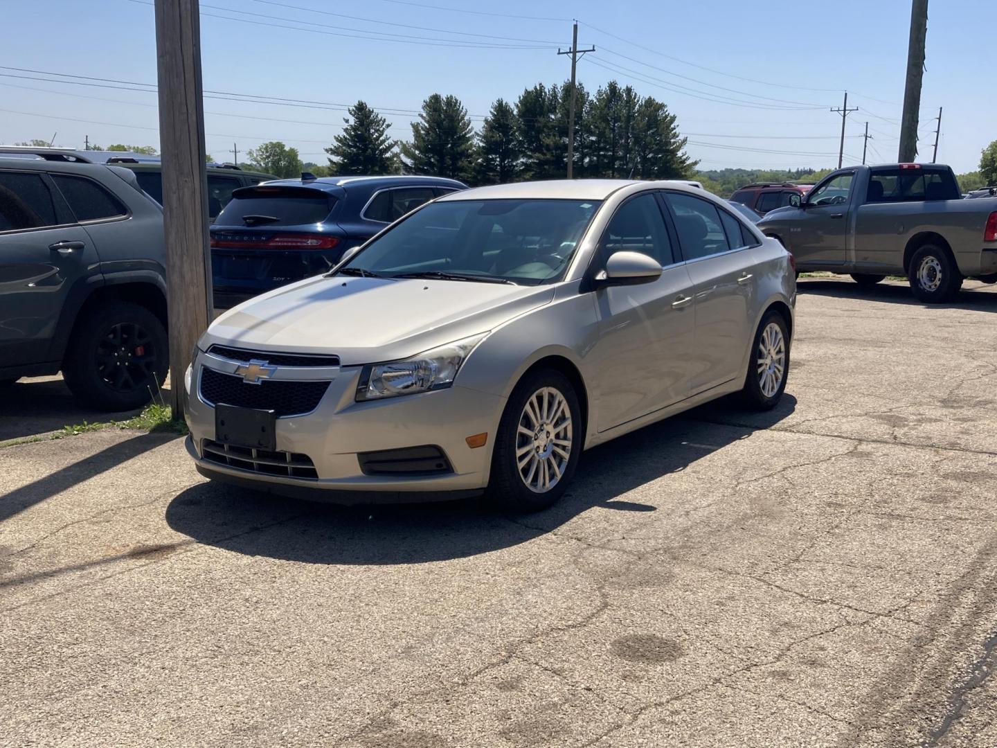 2013 Harvest Gold Met Chevrolet Cruze ECO Auto (1G1PH5SB4D7) with an 1.4L L4 DOHC 16V TURBO engine, 6-Speed Automatic transmission, located at 1800 South Ihm Blvd, Freeport, IL, 61032, (815) 232-5543, 42.278645, -89.607994 - Cruze Eco 4D Sedan - Photo#3