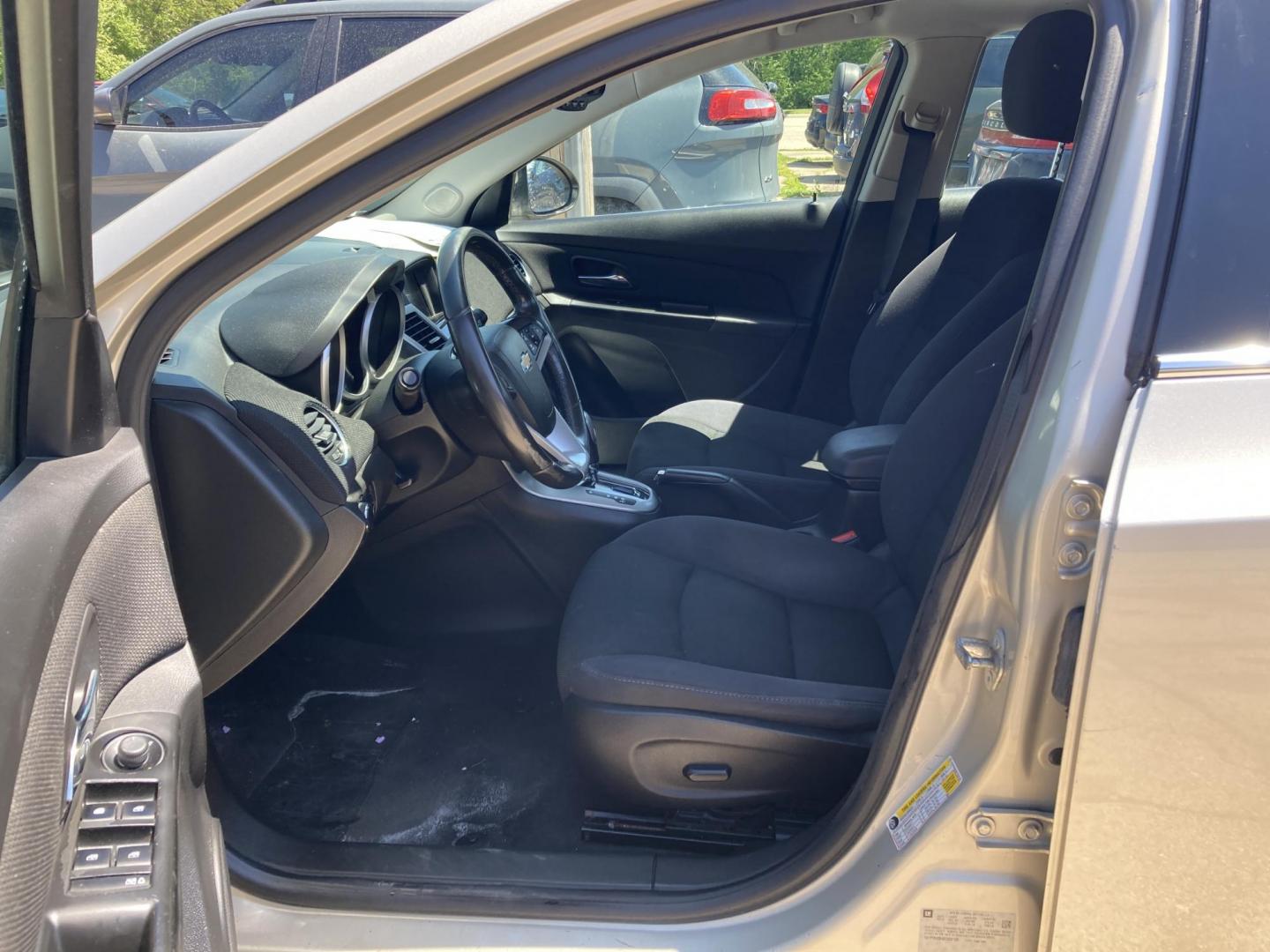 2013 Harvest Gold Met Chevrolet Cruze ECO Auto (1G1PH5SB4D7) with an 1.4L L4 DOHC 16V TURBO engine, 6-Speed Automatic transmission, located at 1800 South Ihm Blvd, Freeport, IL, 61032, (815) 232-5543, 42.278645, -89.607994 - Cruze Eco 4D Sedan - Photo#4