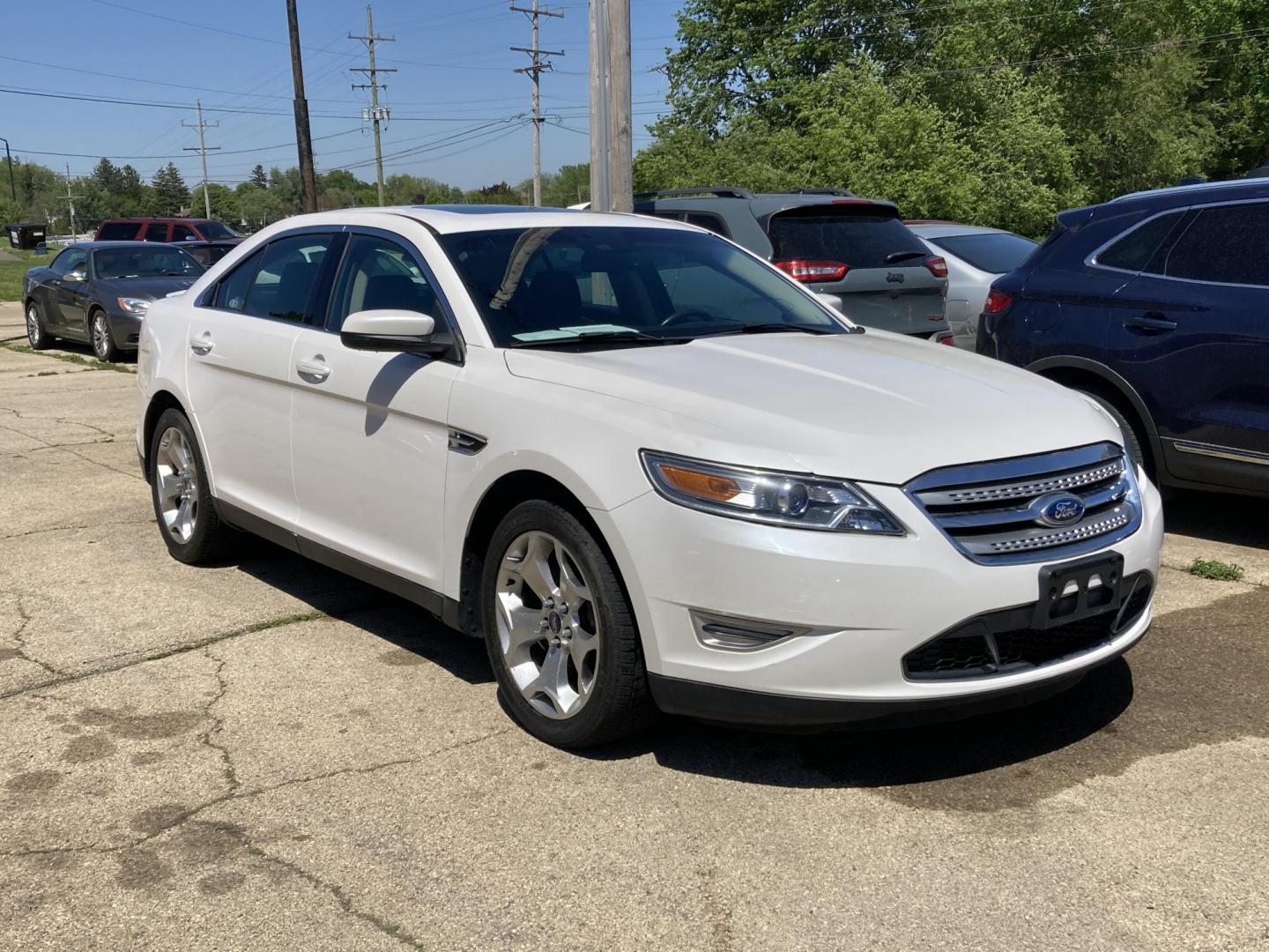 2011 Ford Taurus SHO AWD's photo
