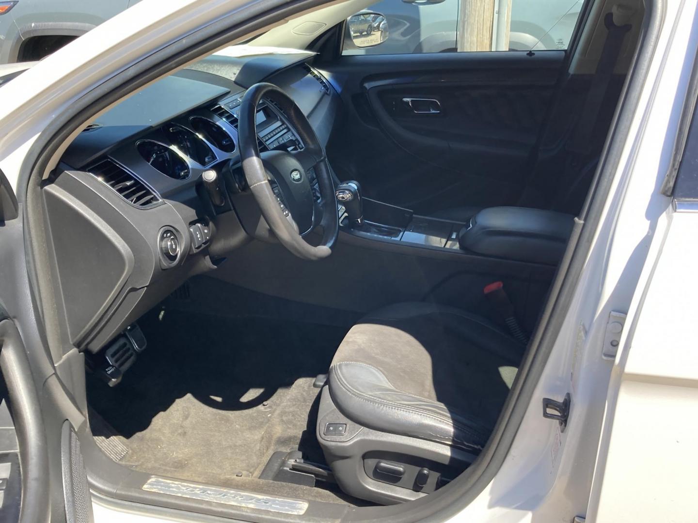 2011 White Platinum Met Ford Taurus SHO FWD (1FAHP2KT3BG) with an 3.5L V6 DOHC 24V engine, 6-Speed Automatic transmission, located at 1800 South Ihm Blvd, Freeport, IL, 61032, (815) 232-5543, 42.278645, -89.607994 - Taurus SHO 4D Sedan AWD - Photo#3