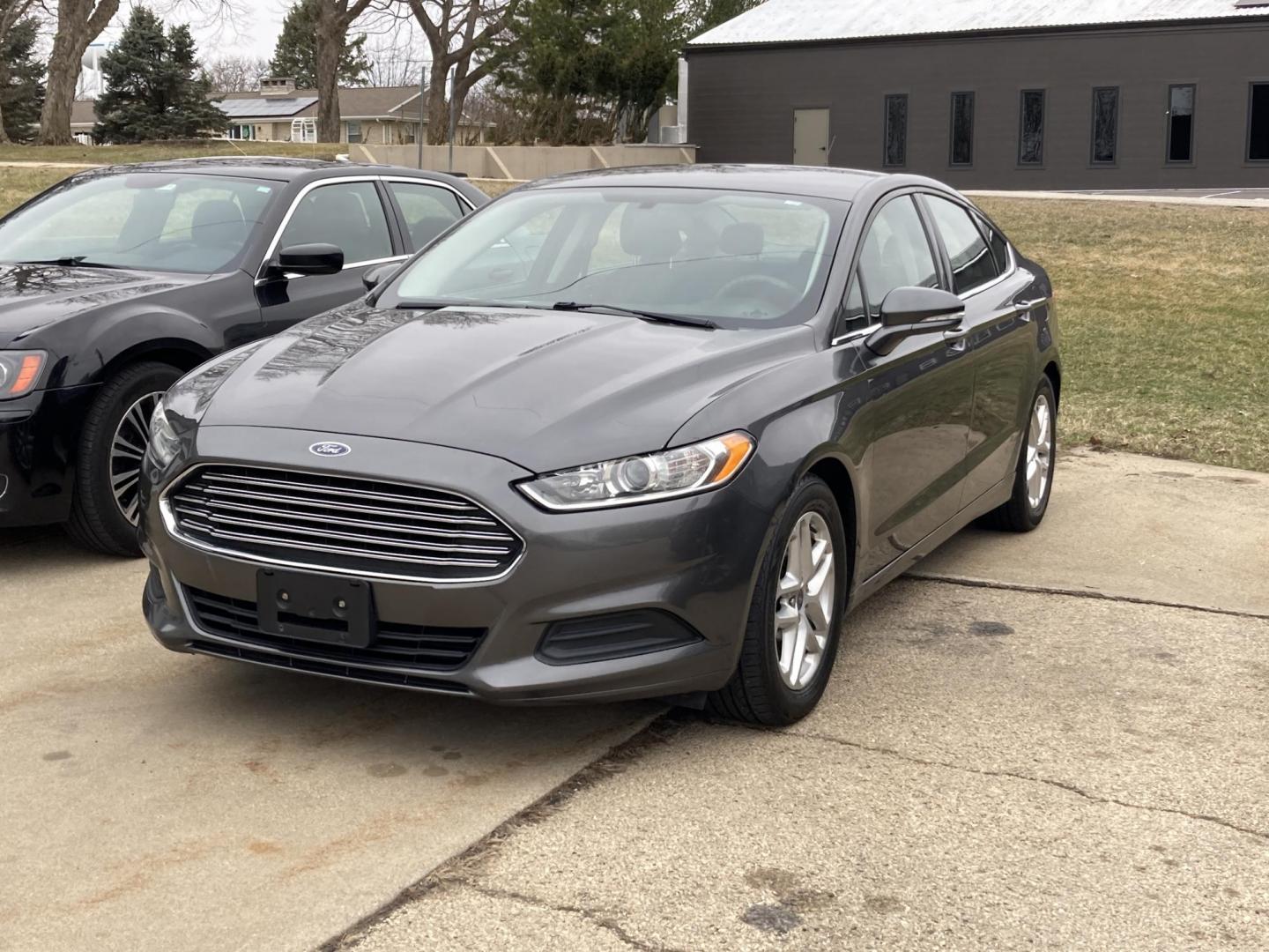 2016 Ford Fusion SE FWD's photo