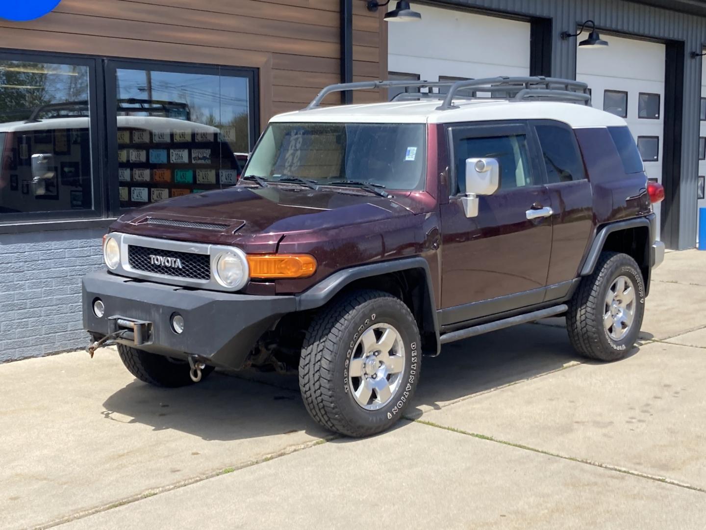 2007 Black Cherry Pearlcoat Toyota FJ Cruiser 4WD AT (JTEBU11FX70) with an 3.4L V6 DOHC 24V engine, 5-Speed Automatic Overdrive transmission, located at 1800 South Ihm Blvd, Freeport, IL, 61032, (815) 232-5543, 42.278645, -89.607994 - FJ Cruiser 4D SUV 4WD- Photo#3