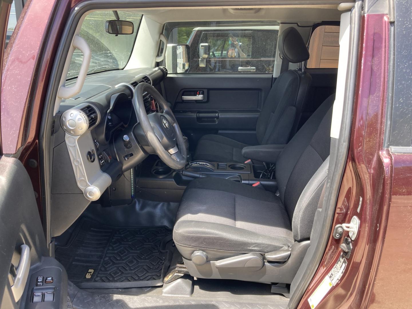 2007 Black Cherry Pearlcoat Toyota FJ Cruiser 4WD AT (JTEBU11FX70) with an 3.4L V6 DOHC 24V engine, 5-Speed Automatic Overdrive transmission, located at 1800 South Ihm Blvd, Freeport, IL, 61032, (815) 232-5543, 42.278645, -89.607994 - FJ Cruiser 4D SUV 4WD- Photo#4