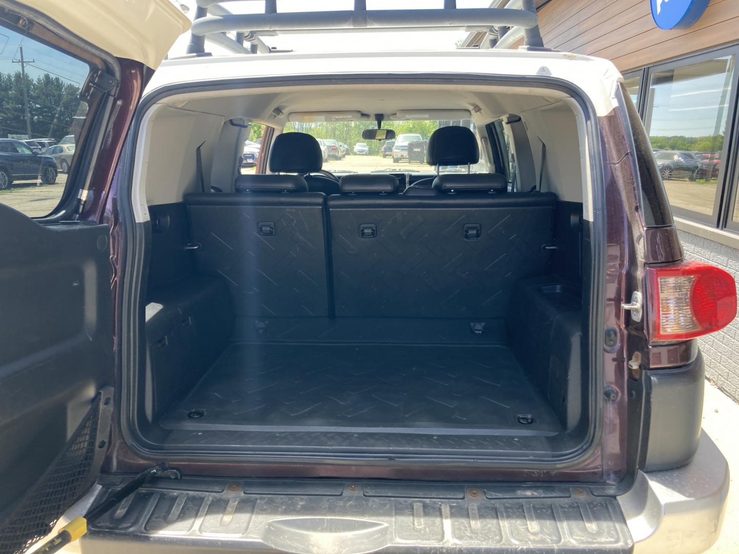 2007 Black Cherry Pearlcoat Toyota FJ Cruiser 4WD AT (JTEBU11FX70) with an 3.4L V6 DOHC 24V engine, 5-Speed Automatic Overdrive transmission, located at 1800 South Ihm Blvd, Freeport, IL, 61032, (815) 232-5543, 42.278645, -89.607994 - FJ Cruiser 4D SUV 4WD- Photo#8