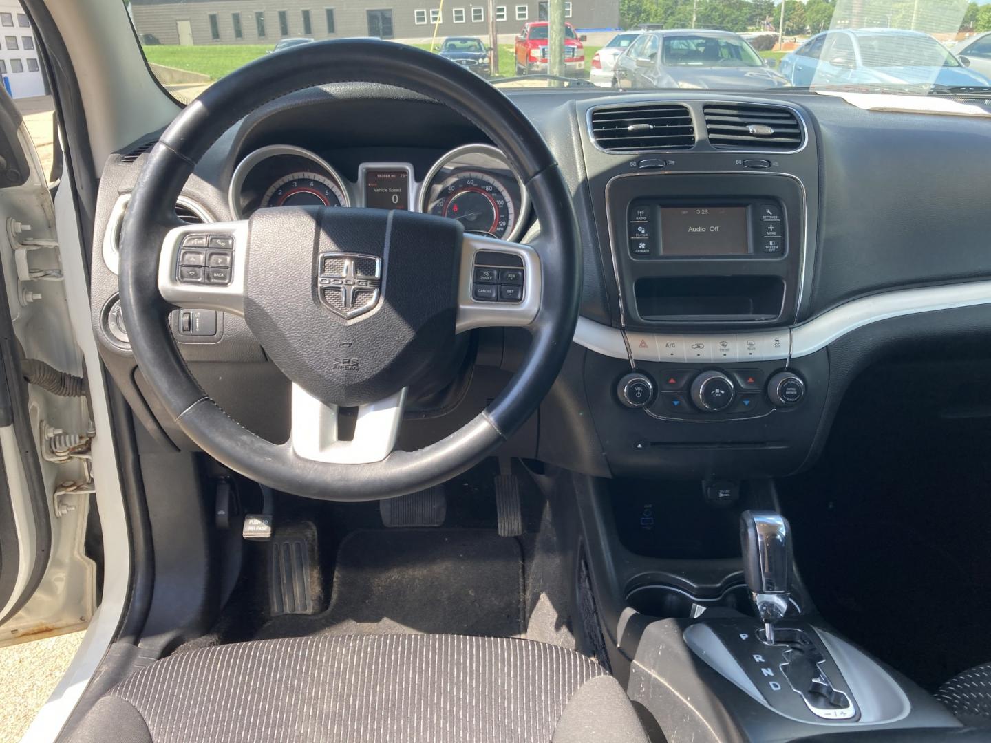 2017 Arctic White Dodge Journey SXT AWD (3C4PDDBG8HT) with an 3.6L V6 DOHC 24V engine, 6A transmission, located at 1800 South Ihm Blvd, Freeport, IL, 61032, (815) 232-5543, 42.278645, -89.607994- Photo#5