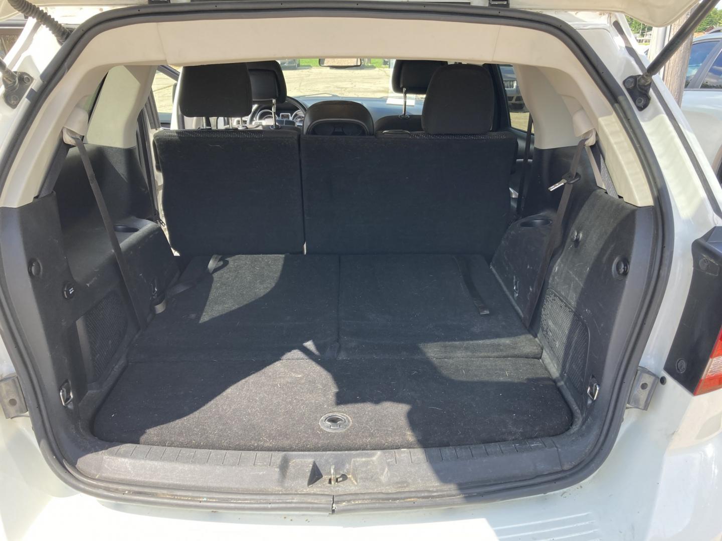 2017 Arctic White Dodge Journey SXT AWD (3C4PDDBG8HT) with an 3.6L V6 DOHC 24V engine, 6A transmission, located at 1800 South Ihm Blvd, Freeport, IL, 61032, (815) 232-5543, 42.278645, -89.607994- Photo#8