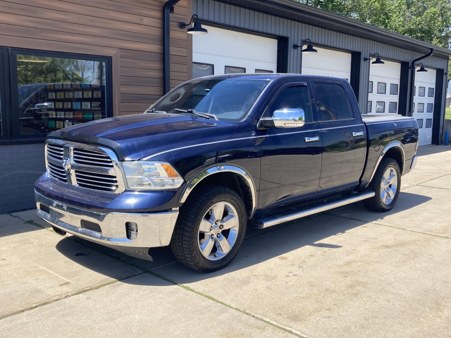 2013 Patriot Blue RAM 1500 SLT Crew Cab SWB 4WD (1C6RR7LT5DS) with an 5.7L V8 OHV 16V engine, 6-Speed Automatic transmission, located at 1800 South Ihm Blvd, Freeport, IL, 61032, (815) 232-5543, 42.278645, -89.607994 - 1500 SLT Crew Cab 4WD- Photo#3