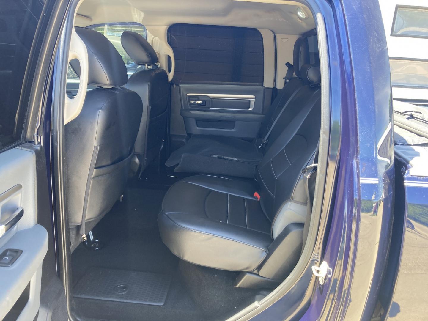 2013 Patriot Blue RAM 1500 SLT Crew Cab SWB 4WD (1C6RR7LT5DS) with an 5.7L V8 OHV 16V engine, 6-Speed Automatic transmission, located at 1800 South Ihm Blvd, Freeport, IL, 61032, (815) 232-5543, 42.278645, -89.607994 - 1500 SLT Crew Cab 4WD- Photo#7