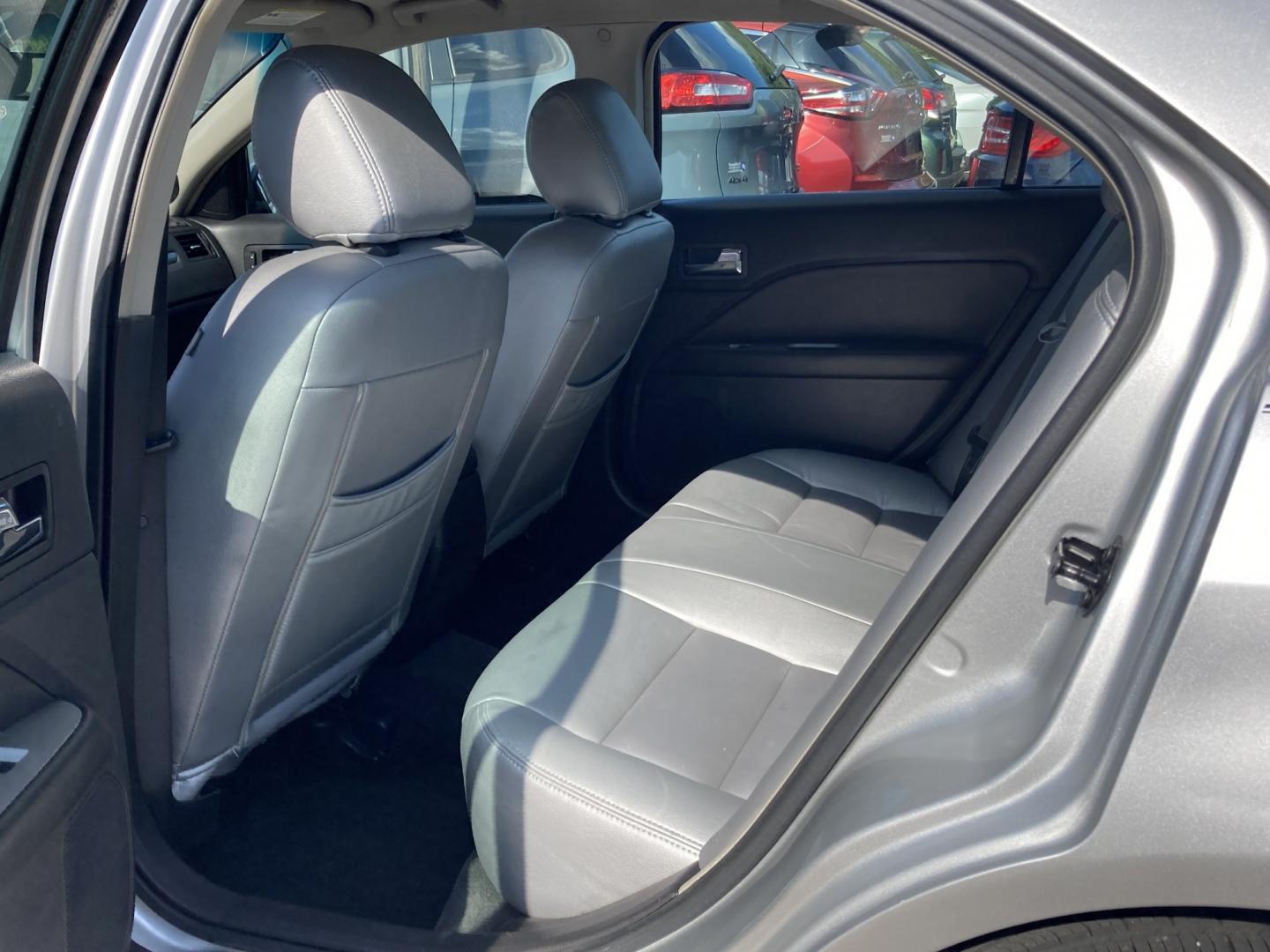 2012 Bright Silver Ford Fusion SEL (3FAHP0JG2CR) with an 3.0L V6 DOHC 24V engine, located at 1800 South Ihm Blvd, Freeport, IL, 61032, (815) 232-5543, 42.278645, -89.607994 - Fusion SEL 4D Sedan- Photo#7
