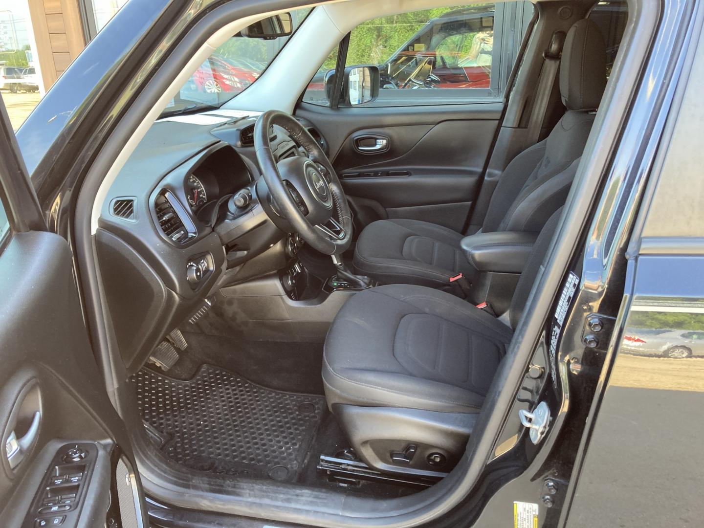 2016 Black Jeep Renegade Latitude 4WD (ZACCJBBT0GP) with an 2.4L L4 DOHC 16V engine, 6M transmission, located at 1800 South Ihm Blvd, Freeport, IL, 61032, (815) 232-5543, 42.278645, -89.607994 - Renegade Latitude 4D SUV 4WD- Photo#4